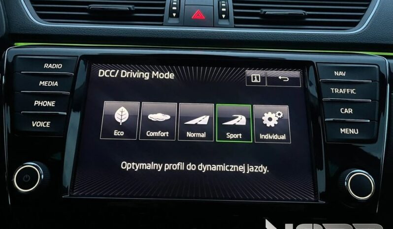 SKODA Superb  | 4×4 (stały) | Manualna | 150 KM | Biały full