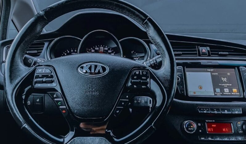 KIA Ceed  | FWD (przód) | Manualna | 110 KM | Szary full