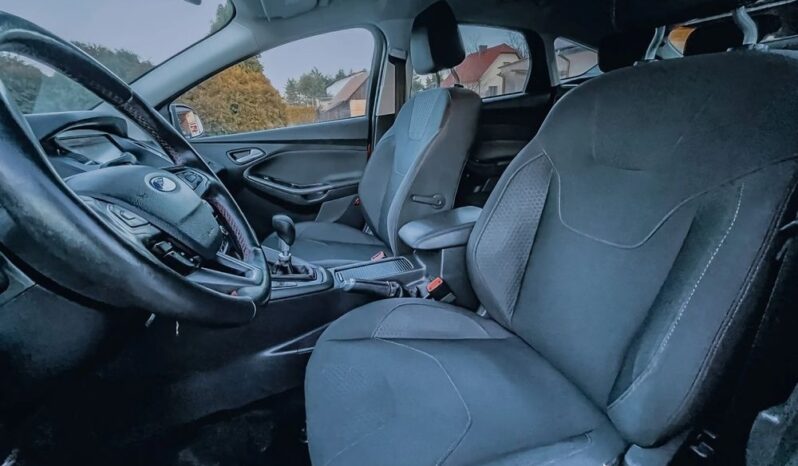 FORD Focus  | FWD (przód) | Manualna | 182 KM | Czerwony full