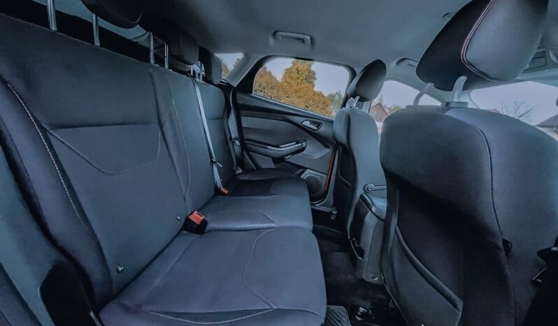 FORD Focus  | FWD (przód) | Manualna | 182 KM | Czerwony full