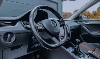 SKODA Octavia  | 4×4 (doł. automatycznie) | Manualna | 150 KM | Czarny full