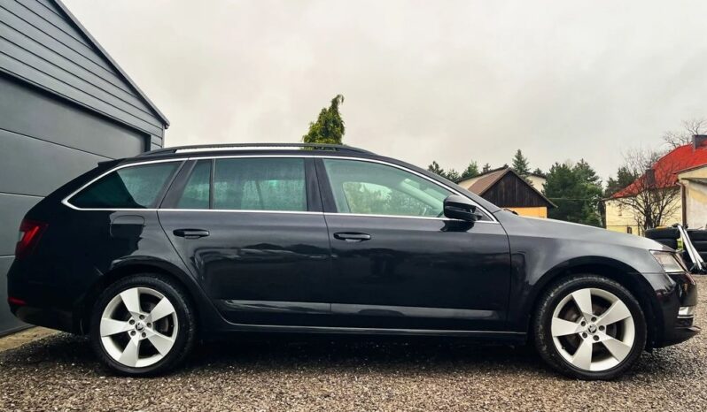 SKODA Octavia  | 4×4 (doł. automatycznie) | Manualna | 150 KM | Czarny full