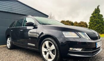 SKODA Octavia  | 4×4 (doł. automatycznie) | Manualna | 150 KM | Czarny full