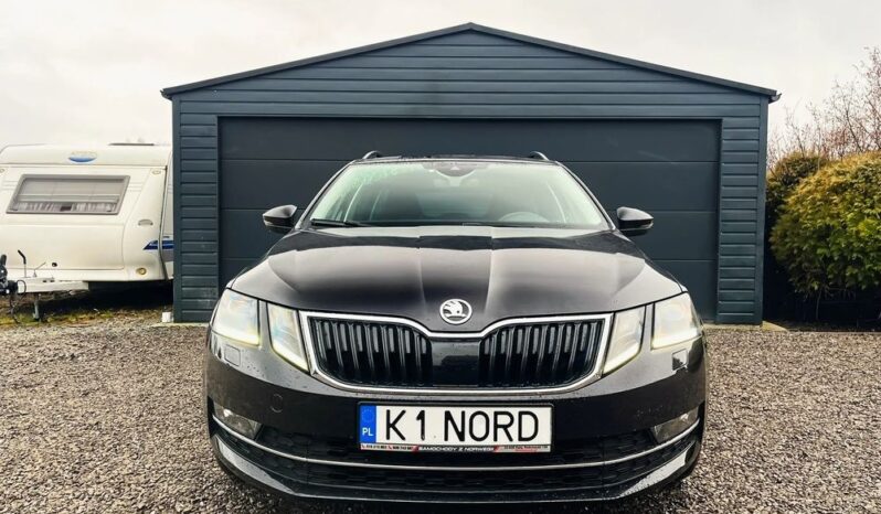 SKODA Octavia  | 4×4 (doł. automatycznie) | Manualna | 150 KM | Czarny full