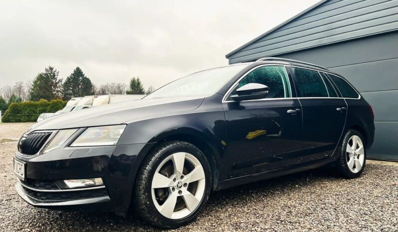 SKODA Octavia  | 4×4 (doł. automatycznie) | Manualna | 150 KM | Czarny full