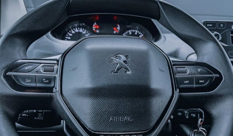 PEUGEOT Partner  | 4×4 (doł. ręcznie) | Manualna | 131 KM | Czerwony full