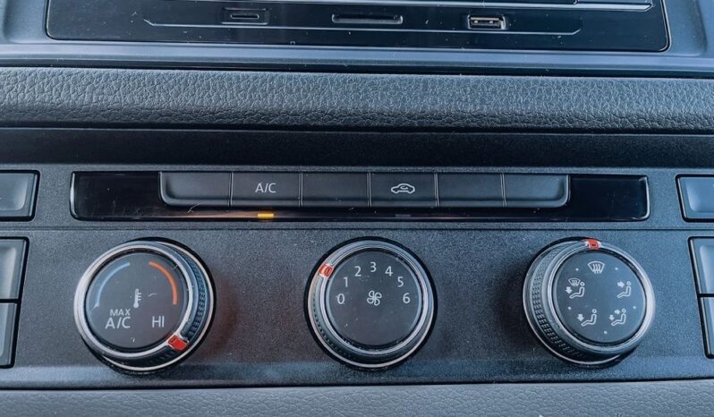 VOLKSWAGEN Crafter | FWD (przód) | Manualna | 140 KM | Biały full