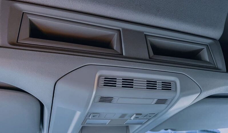 VOLKSWAGEN Crafter | FWD (przód) | Manualna | 140 KM | Biały full