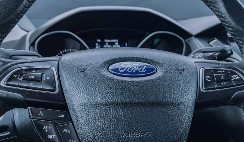FORD Focus  | FWD (przód) | Manualna | 125 KM | Niebieski full