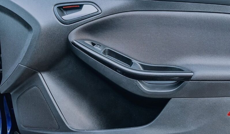 FORD Focus  | FWD (przód) | Manualna | 125 KM | Niebieski full