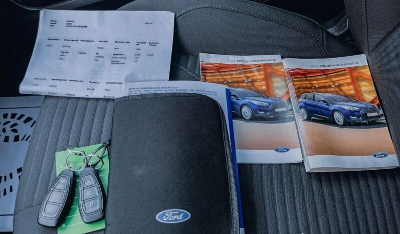 FORD Focus  | FWD (przód) | Manualna | 125 KM | Niebieski full