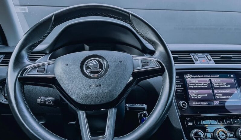 SKODA Octavia  | 4×4 (stały) | Automatyczna | 150 KM | Szary full