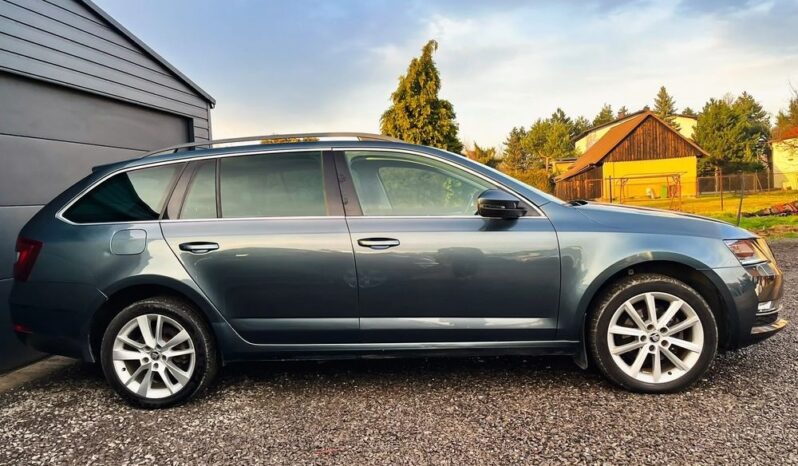 SKODA Octavia  | 4×4 (stały) | Automatyczna | 150 KM | Szary full