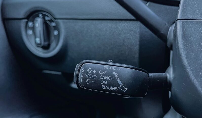 SKODA Octavia  | 4×4 (stały) | Automatyczna | 150 KM | Szary full