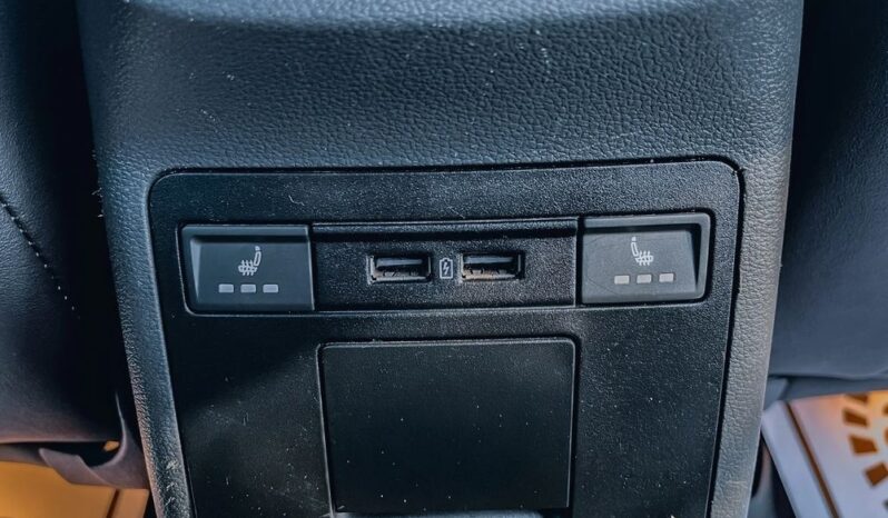 SKODA Octavia  | 4×4 (stały) | Automatyczna | 150 KM | Szary full