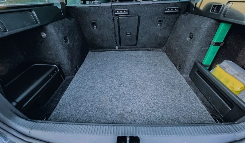 SKODA Octavia  | 4×4 (stały) | Automatyczna | 150 KM | Szary full