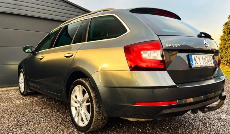 SKODA Octavia  | 4×4 (stały) | Automatyczna | 150 KM | Szary full