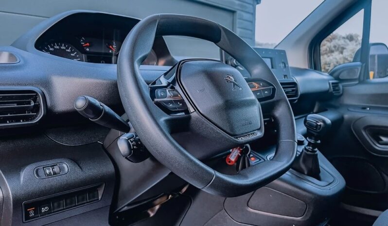 PEUGEOT Partner  | 4×4 (doł. ręcznie) | Manualna | 131 KM | Czerwony full