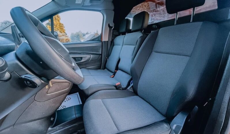 PEUGEOT Partner  | 4×4 (doł. ręcznie) | Manualna | 131 KM | Czerwony full