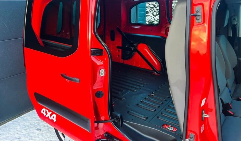 PEUGEOT Partner  | 4×4 (doł. ręcznie) | Manualna | 90 KM | Czerwony full
