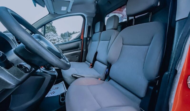 PEUGEOT Partner  | 4×4 (doł. ręcznie) | Manualna | 90 KM | Czerwony full