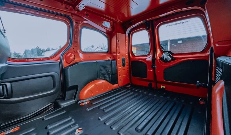 PEUGEOT Partner  | 4×4 (doł. ręcznie) | Manualna | 90 KM | Czerwony full