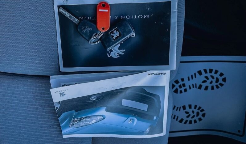 PEUGEOT Partner  | 4×4 (doł. ręcznie) | Manualna | 90 KM | Czerwony full