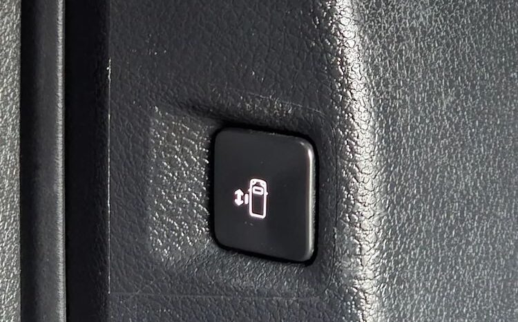 PEUGEOT Traveller  | FWD (przód) | Manualna | 150 KM | Srebrny full