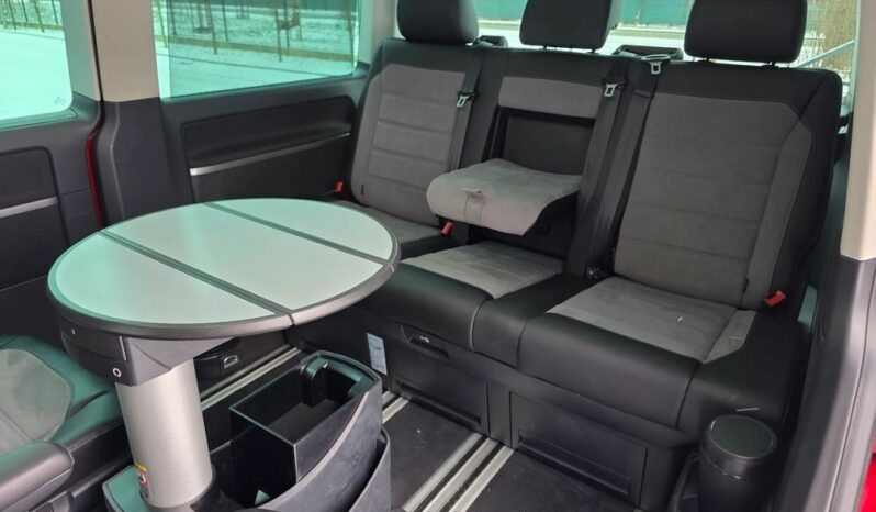 VOLKSWAGEN Multivan  | 4×4 (stały) | Automatyczna | 204 KM | Czerwony full