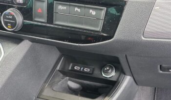 VOLKSWAGEN Multivan  | 4×4 (stały) | Automatyczna | 204 KM | Czerwony full