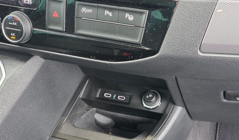 VOLKSWAGEN Multivan  | 4×4 (stały) | Automatyczna | 204 KM | Czerwony full