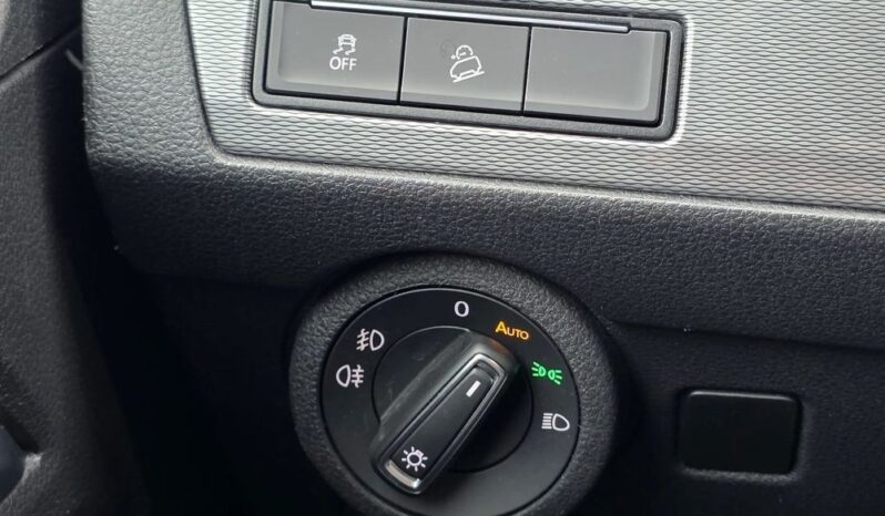 VOLKSWAGEN Multivan  | 4×4 (stały) | Automatyczna | 204 KM | Czerwony full