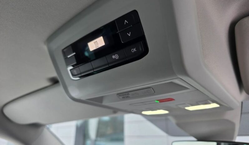 VOLKSWAGEN Multivan  | 4×4 (stały) | Automatyczna | 204 KM | Czerwony full