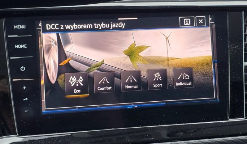 VOLKSWAGEN Multivan  | 4×4 (stały) | Automatyczna | 204 KM | Czerwony full