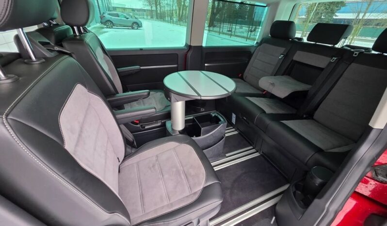 VOLKSWAGEN Multivan  | 4×4 (stały) | Automatyczna | 204 KM | Czerwony full