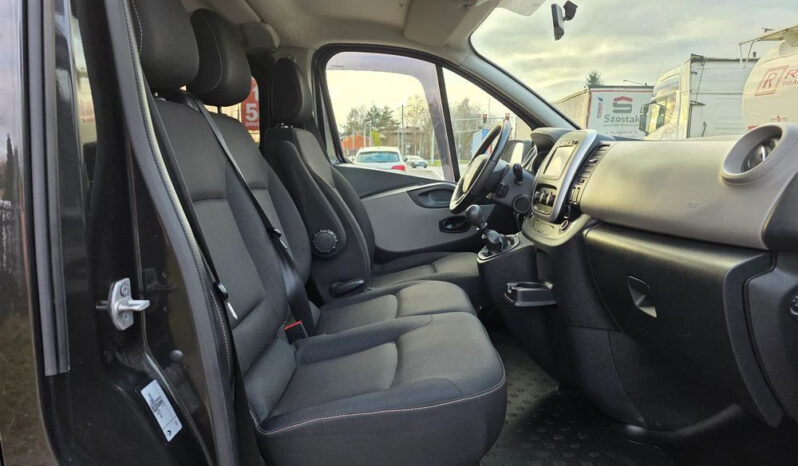 RENAULT Trafic  | FWD (przód) | Manualna | 125 KM | Brązowy full