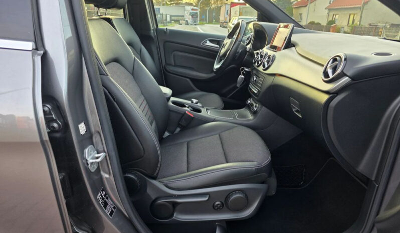 MERCEDES-BENZ Klasa B | FWD (przód) | Automatyczna | 156 KM | Srebrny full