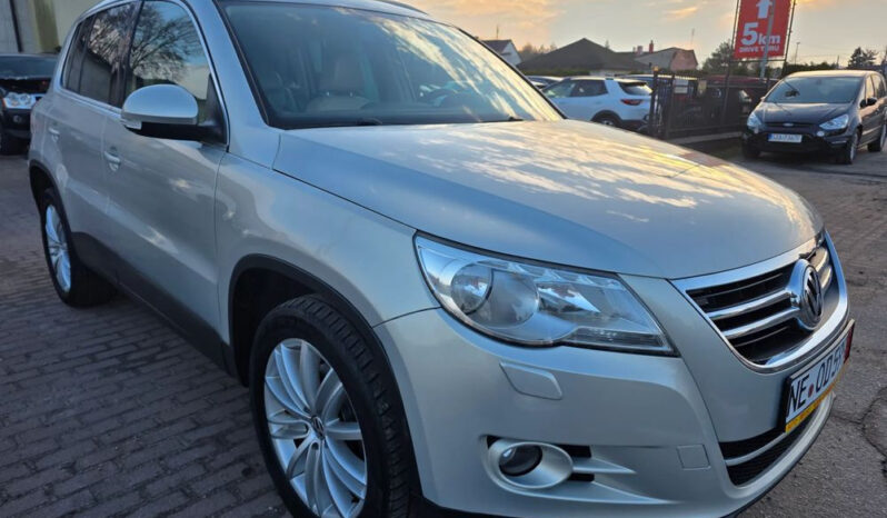 VOLKSWAGEN Tiguan  | FWD (przód) | Manualna | 140 KM | Srebrny full