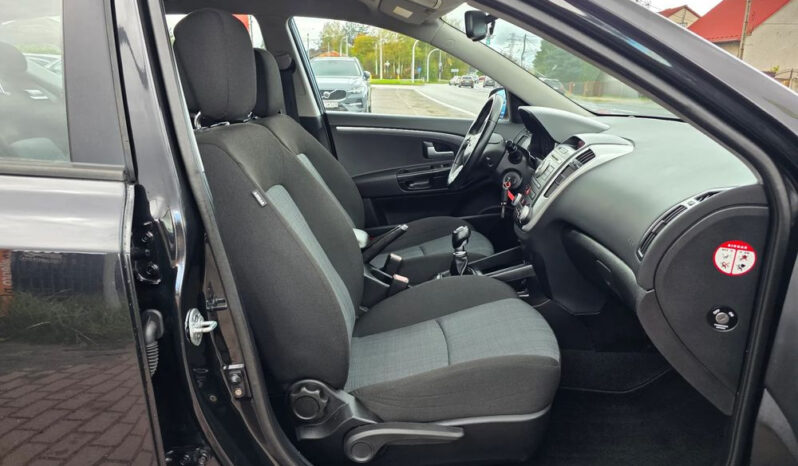 KIA Ceed  | FWD (przód) | Manualna | 128 KM | Czarny full