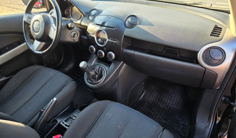 MAZDA 2 | FWD (przód) | Manualna | 85 KM | Czarny full