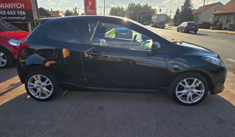 MAZDA 2 | FWD (przód) | Manualna | 85 KM | Czarny full