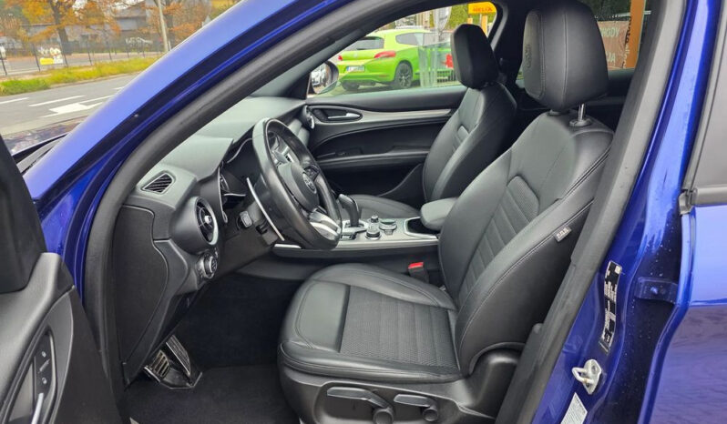 ALFA ROMEO Stelvio  | 4×4 (stały) | Automatyczna | 190 KM | Fioletowy full