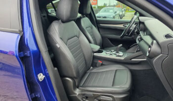 ALFA ROMEO Stelvio  | 4×4 (stały) | Automatyczna | 190 KM | Fioletowy full