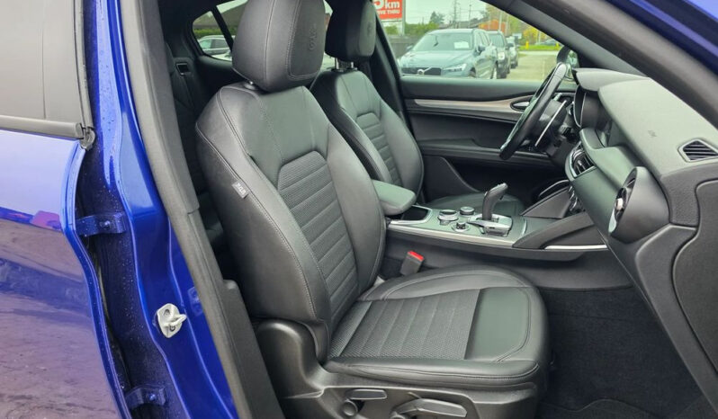ALFA ROMEO Stelvio  | 4×4 (stały) | Automatyczna | 190 KM | Fioletowy full