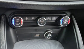 ALFA ROMEO Stelvio  | 4×4 (stały) | Automatyczna | 190 KM | Fioletowy full