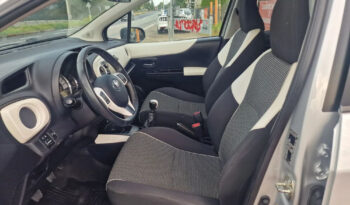 TOYOTA Yaris  | FWD (przód) | Manualna | 99 KM | Srebrny full