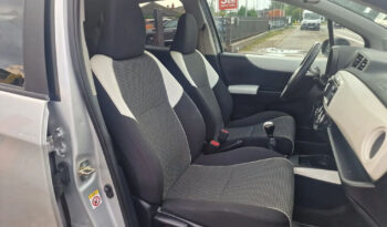 TOYOTA Yaris  | FWD (przód) | Manualna | 99 KM | Srebrny full