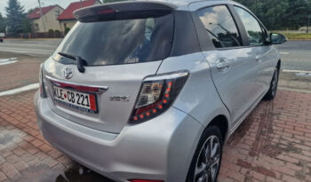 TOYOTA Yaris  | FWD (przód) | Manualna | 99 KM | Srebrny full