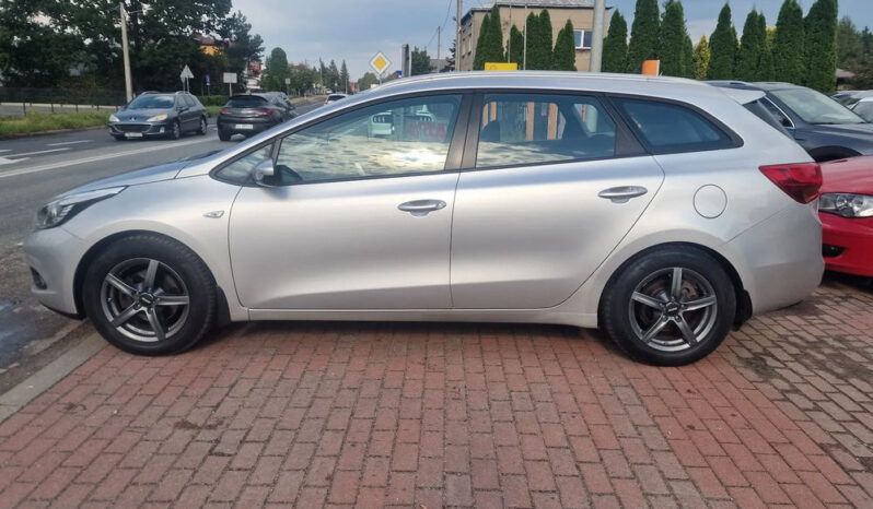 KIA Ceed  | FWD (przód) | Manualna | 135 KM | Srebrny full