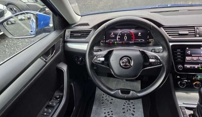 SKODA Superb  | FWD (przód) | Automatyczna | 150 KM | Niebieski full